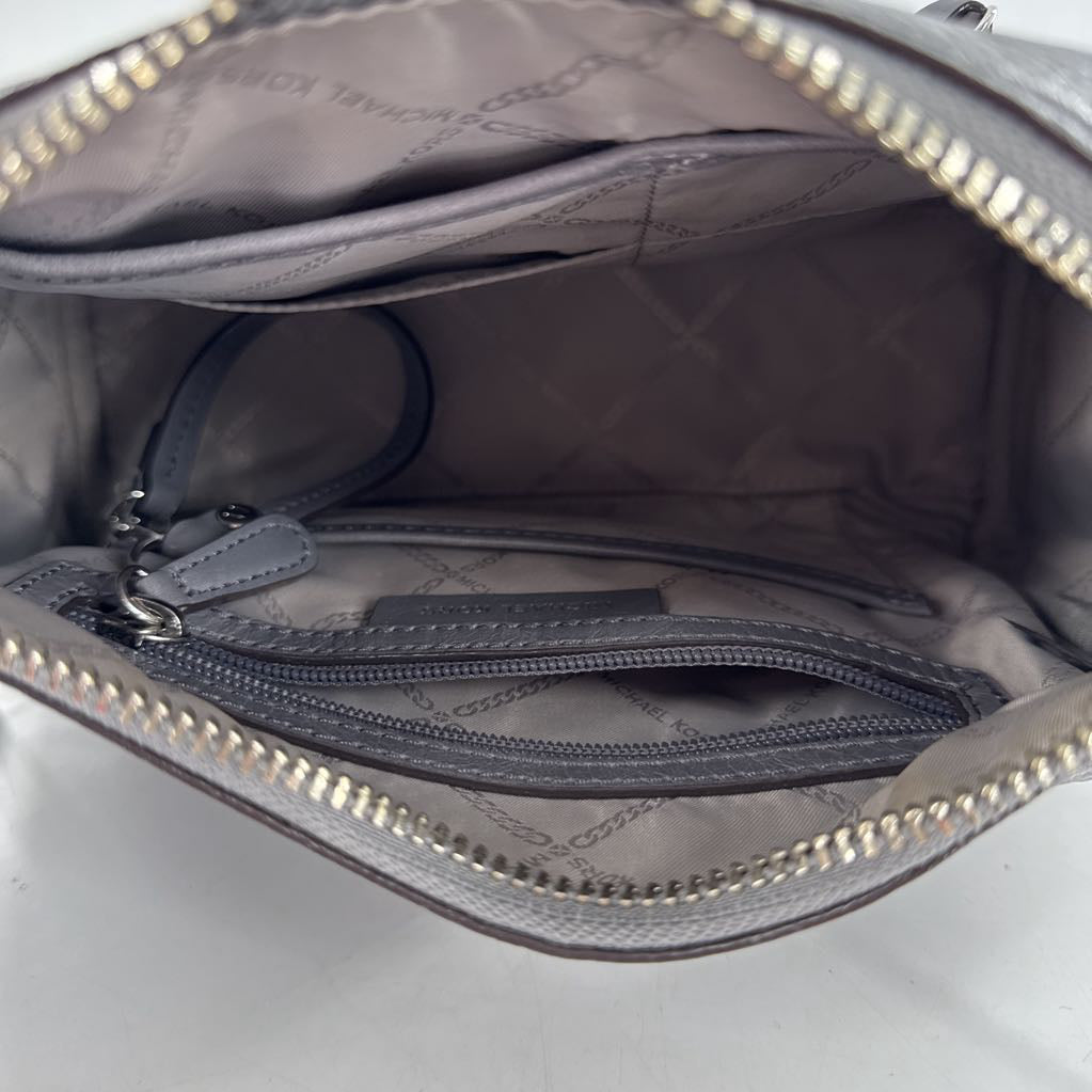 satchel w/ zip pockets