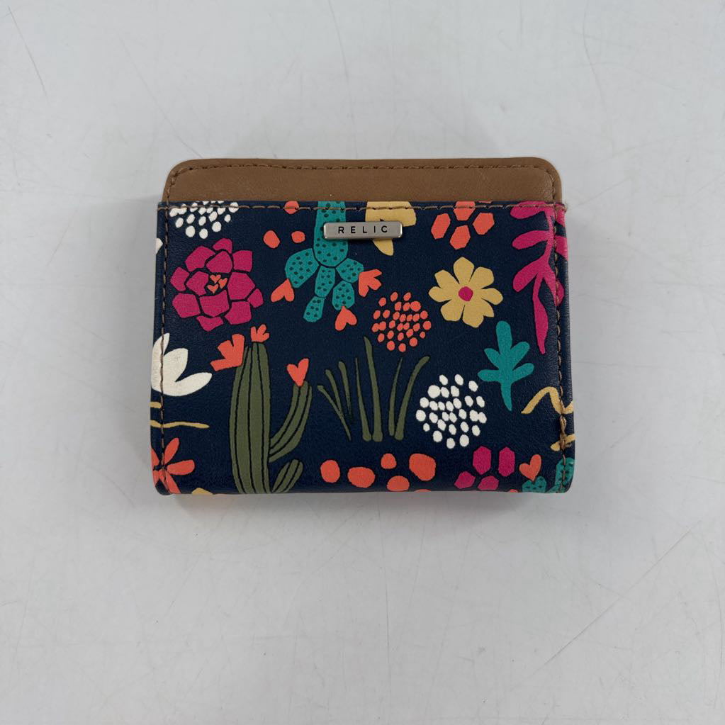 floral bi-fold wallet