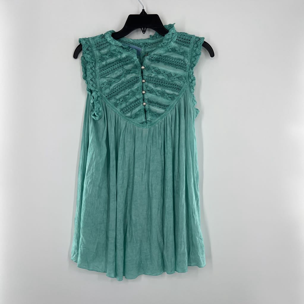 M lace mock neck flowy tank