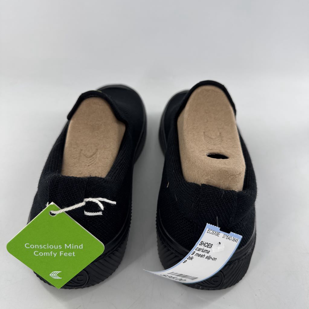 9 mesh slip-on sneaker