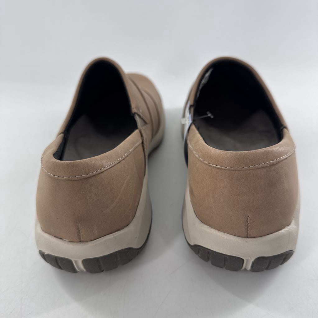 9 leather slip-on clogs