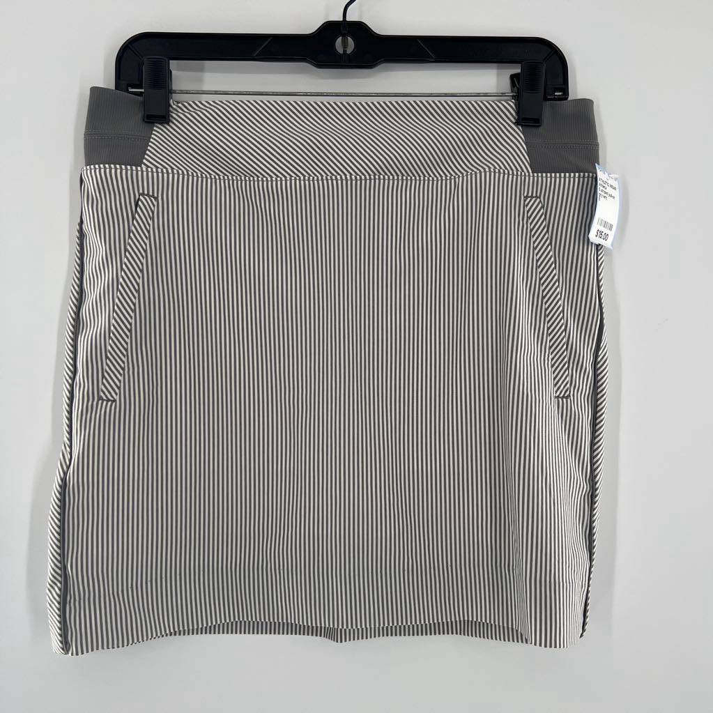 8 striped pull-on skort