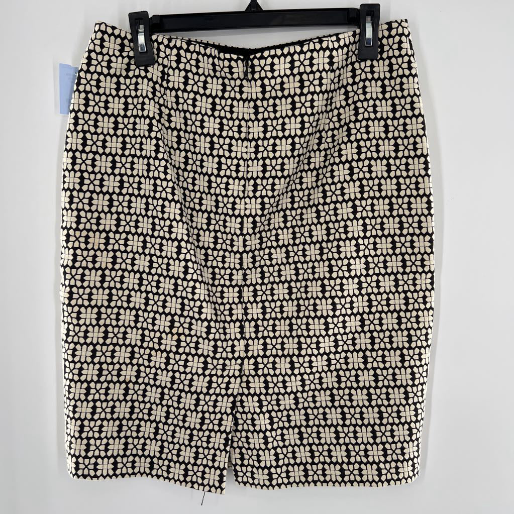 8 embroidered pattern knee length skirt