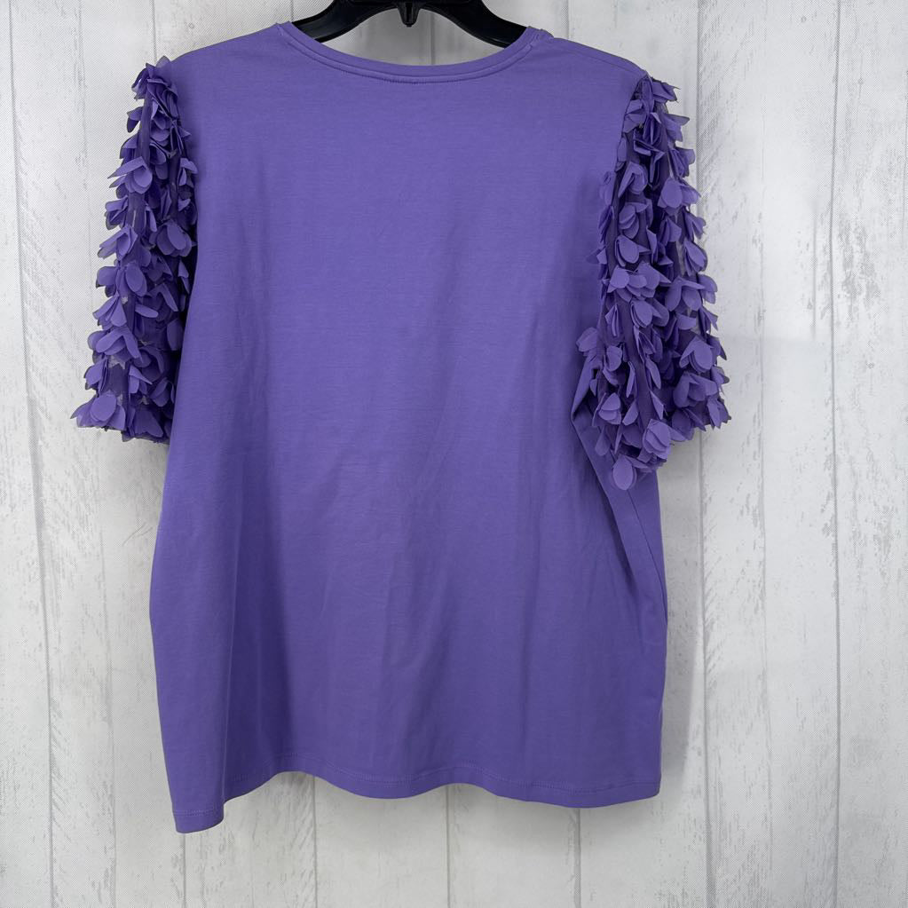 L textured flower slv v-neck tee