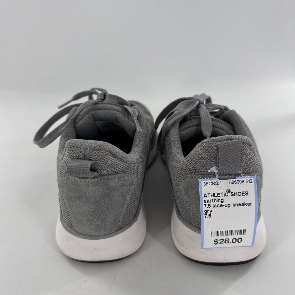 7.5 lace-up sneaker