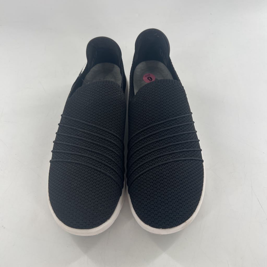 9 knit slip-ons