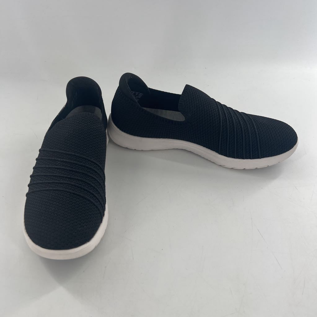 9 knit slip-ons