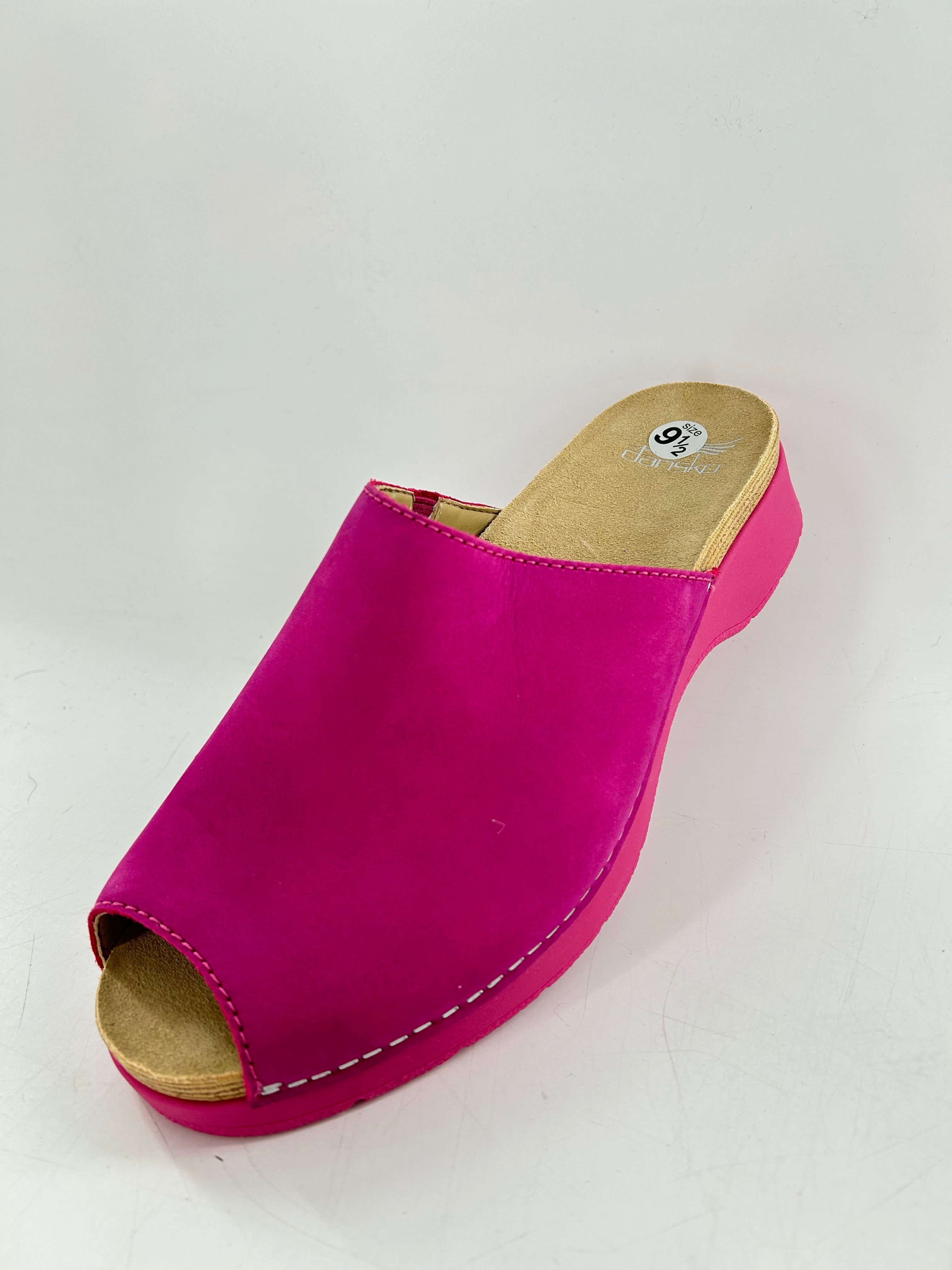 9.5 suede peptoe clogs