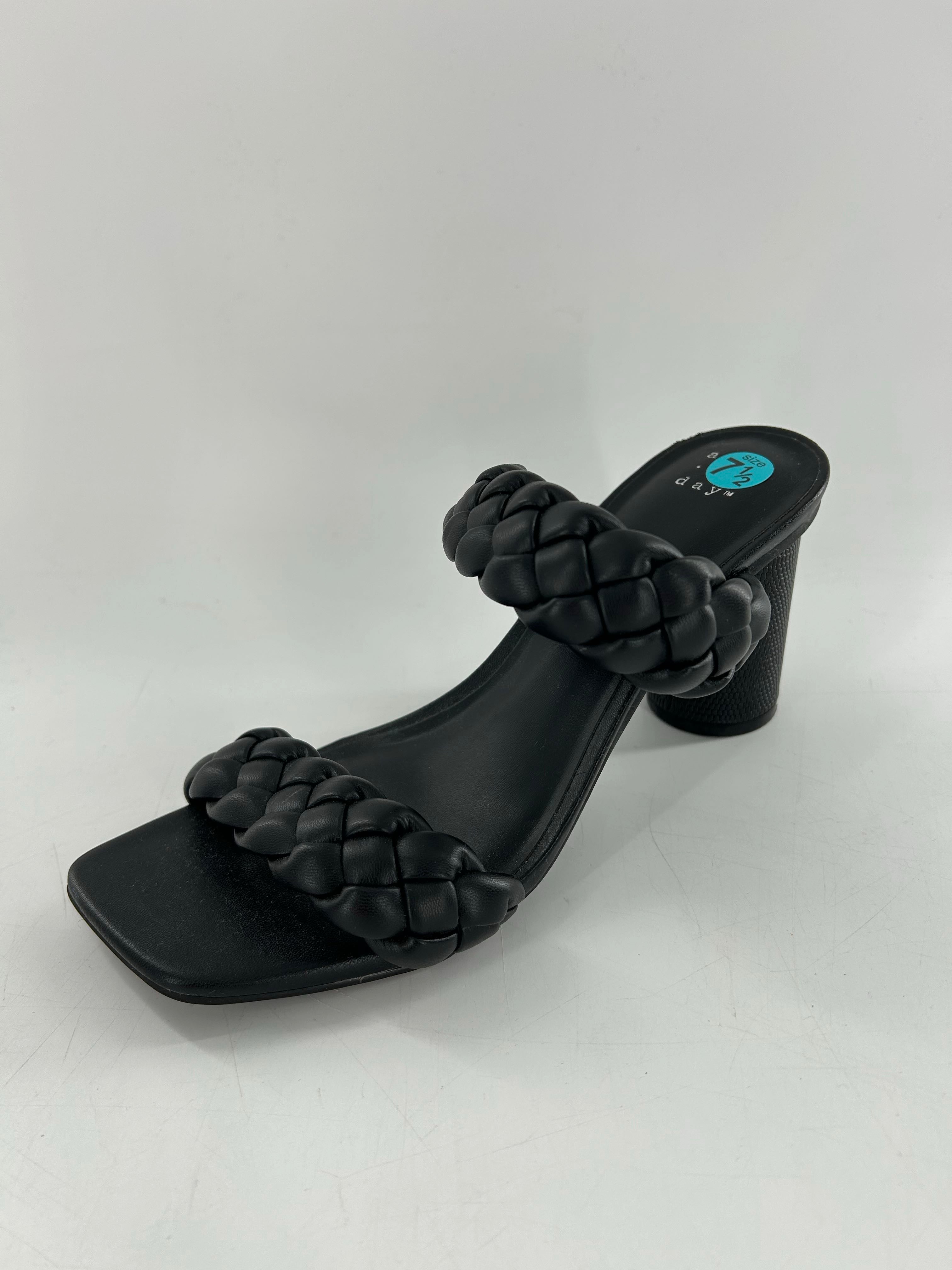 7.5 woven block heel sandal
