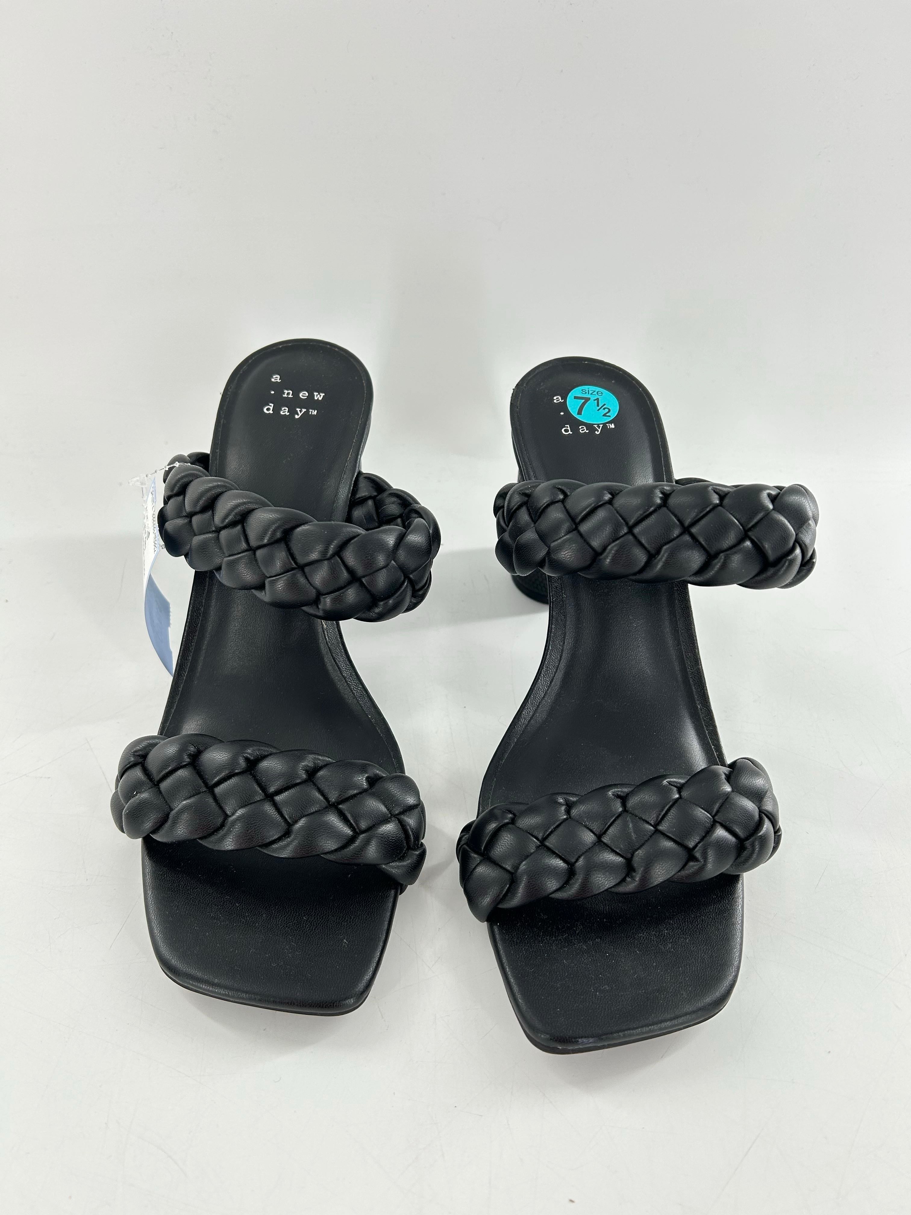 7.5 woven block heel sandal