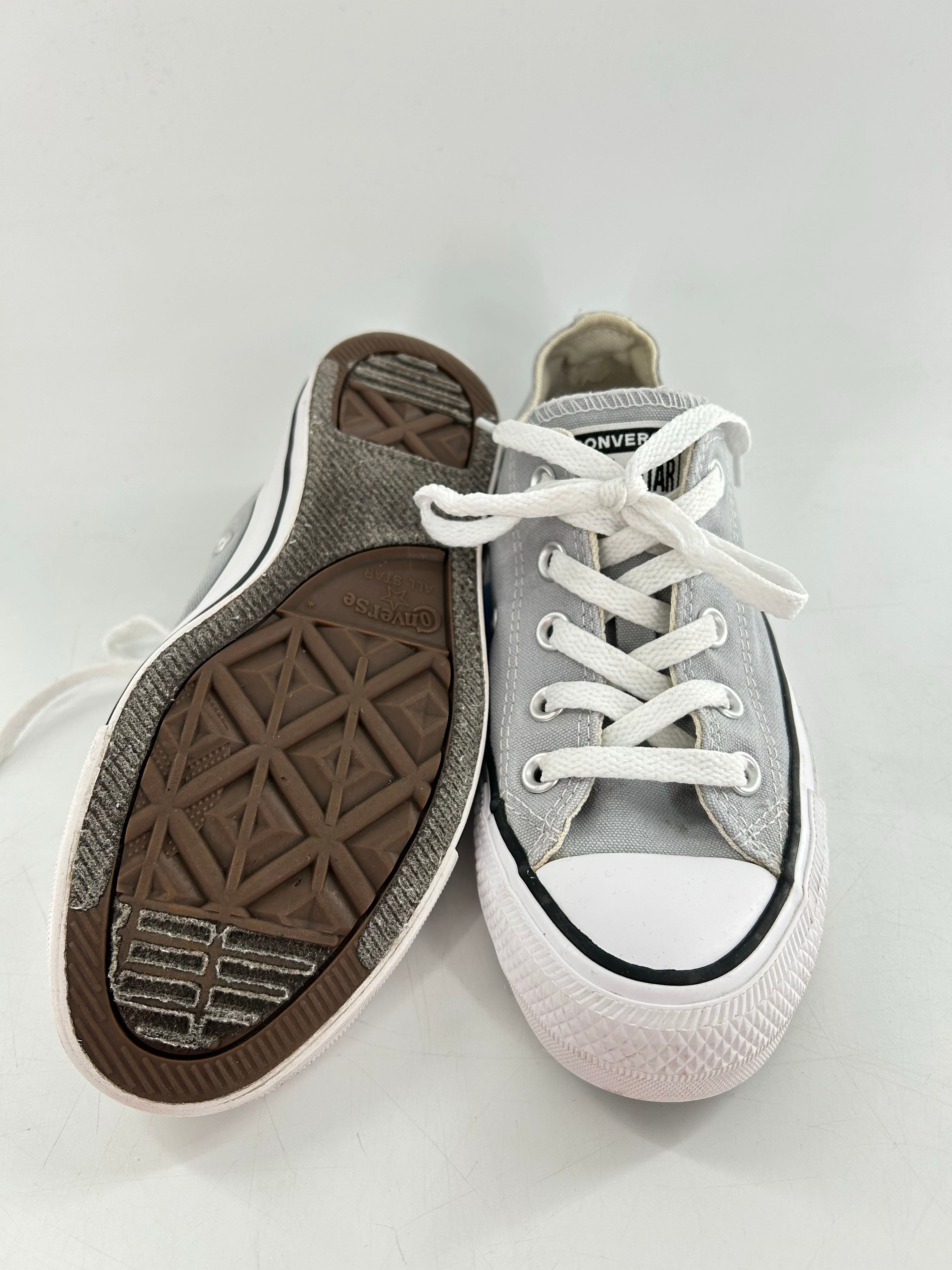 5 lace-up sneaker