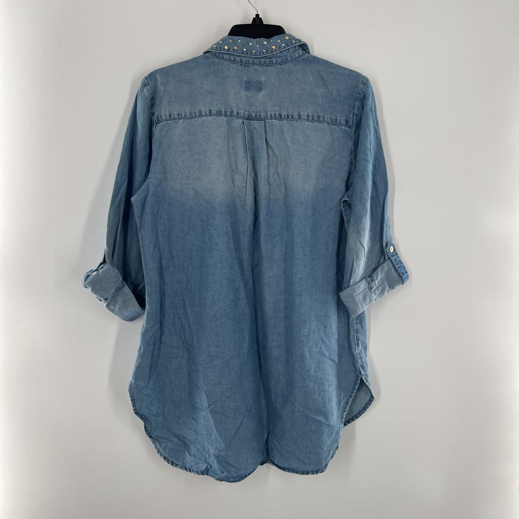 M embelished button down tab slv top