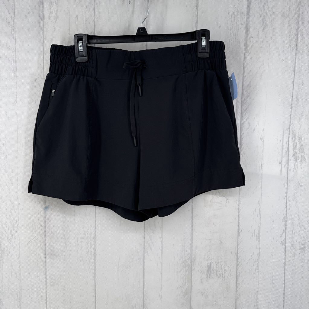 M pull-on shorts