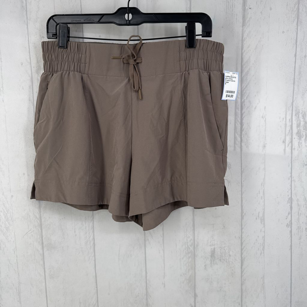 M pull-on shorts