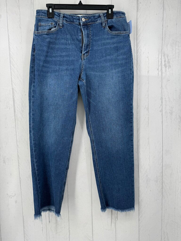 32 frayed jeans
