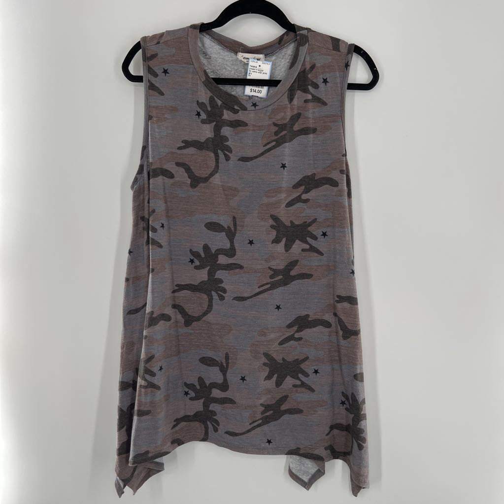 2x camo star print tank