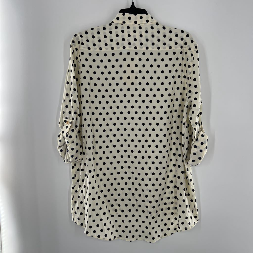 R99 M polka dot button down tab slv top