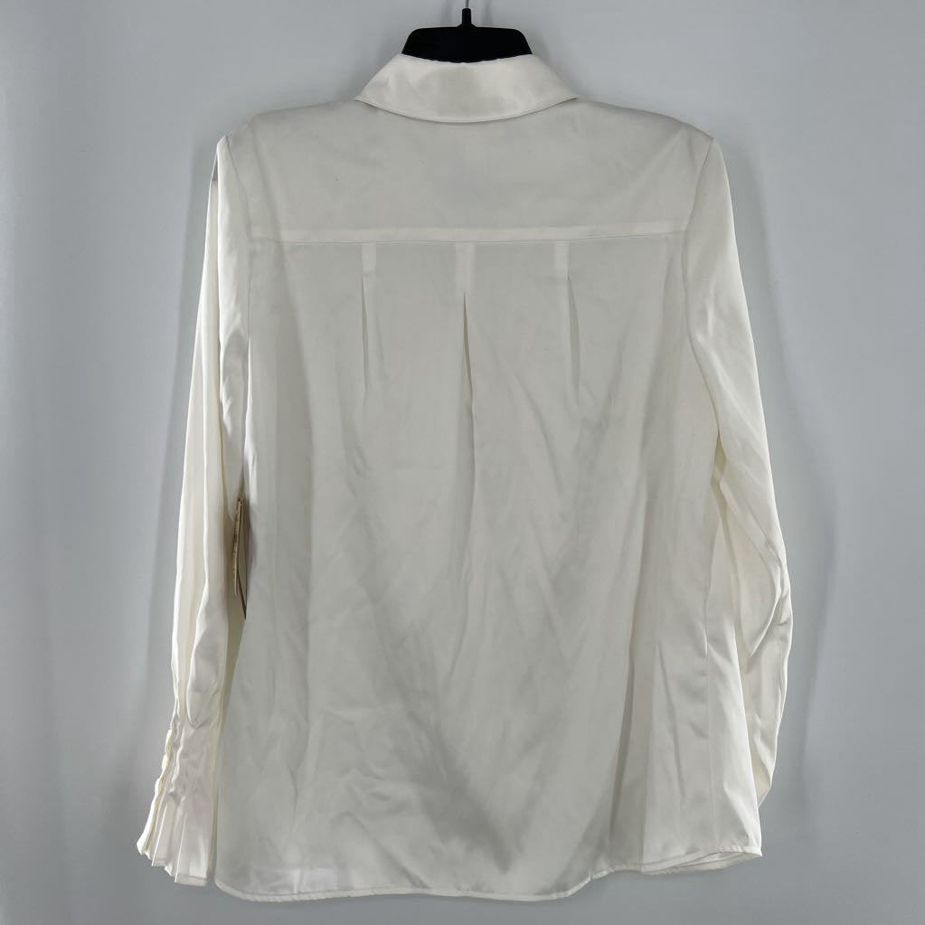 R70 L pleated detail button down l/s top