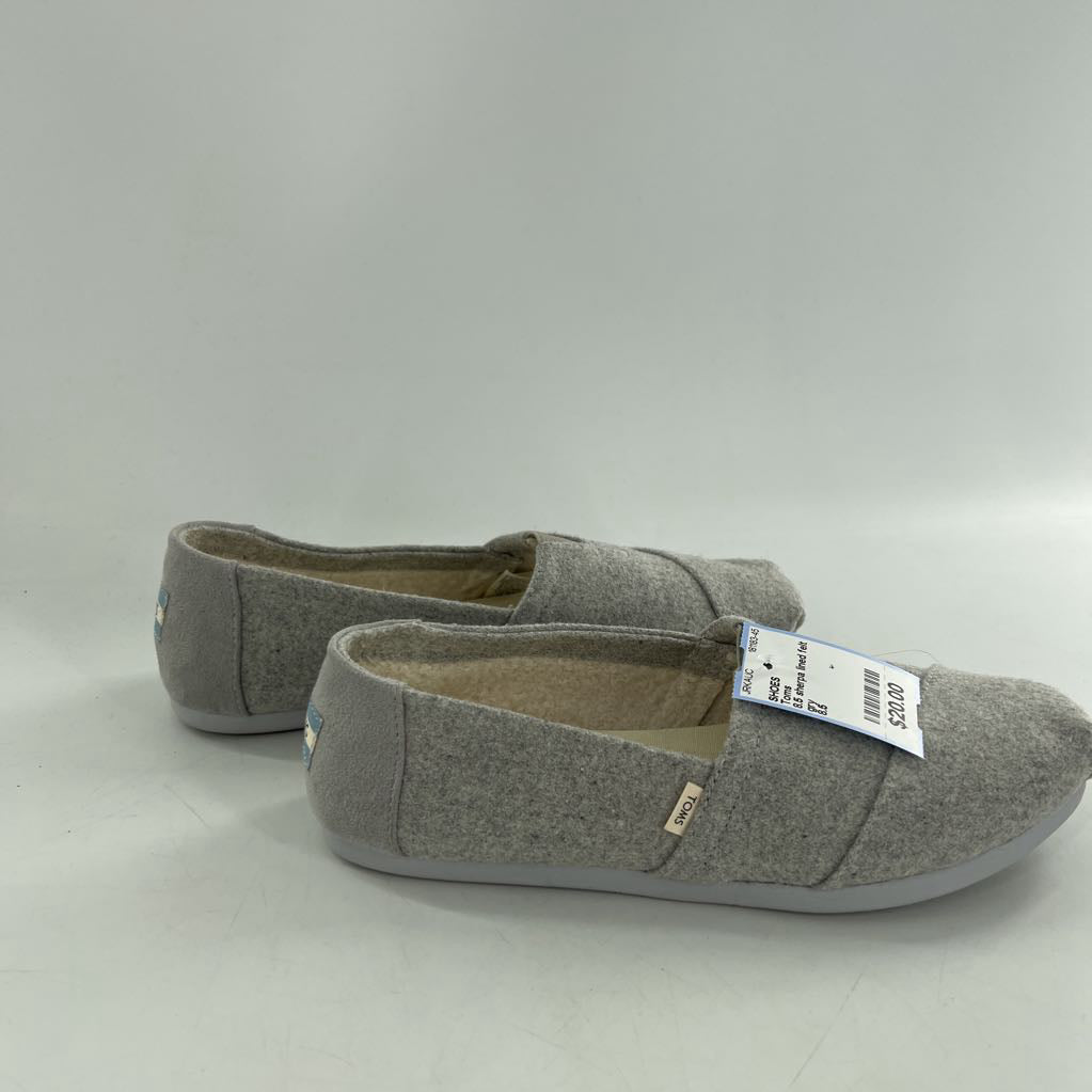 8.5 sherpa lined felt slip-ons