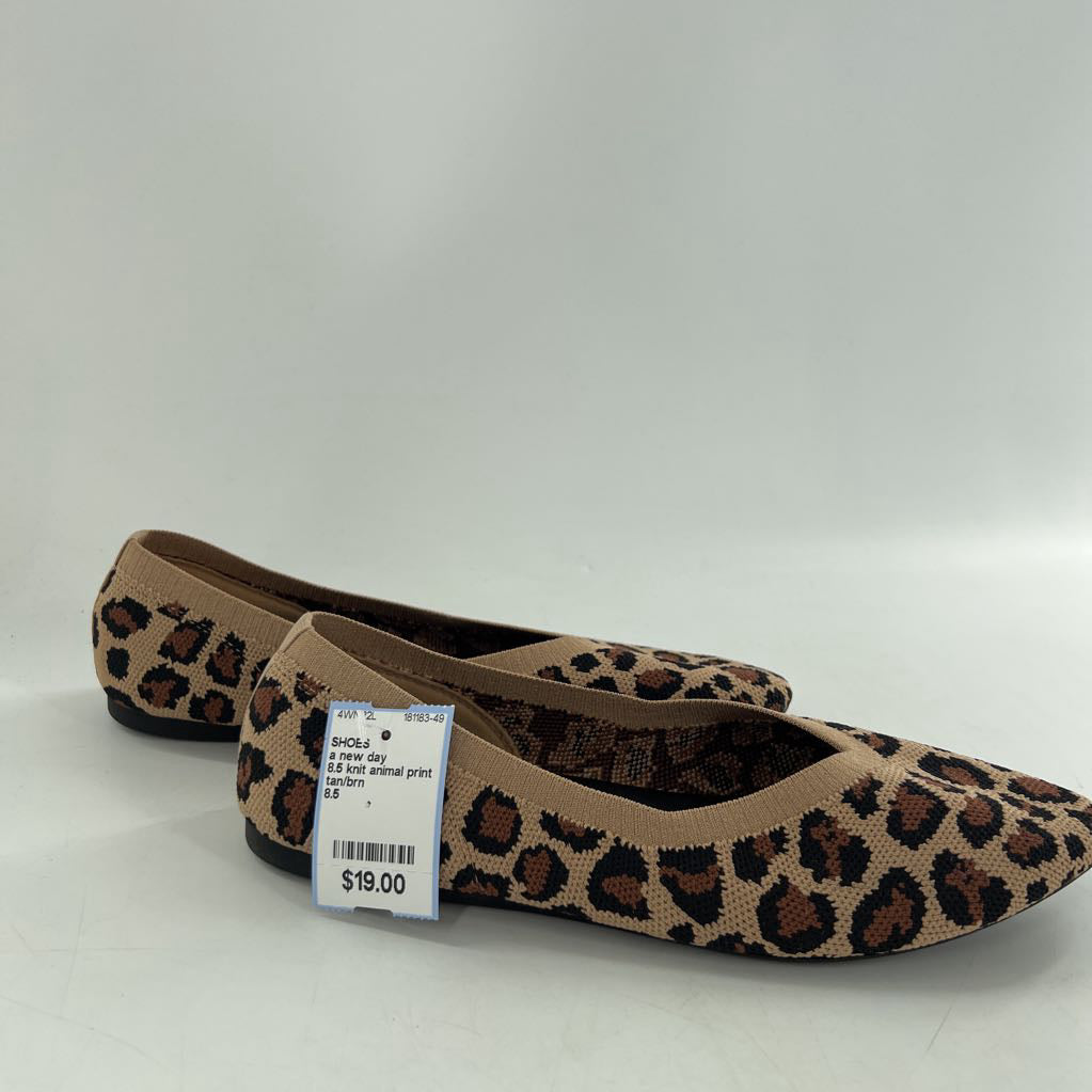 8.5 knit animal print slip-ons