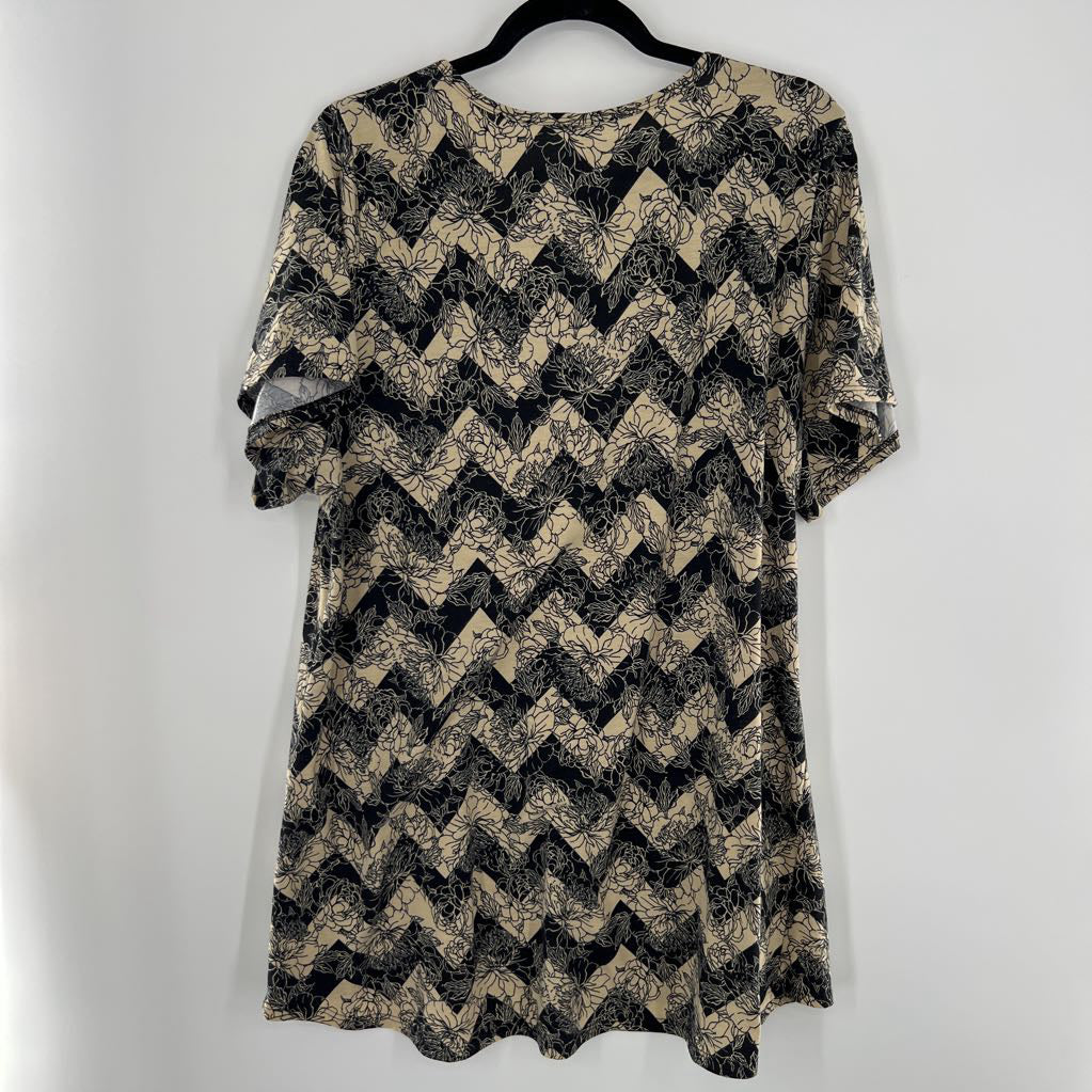 3xl s/s zig zag flower print top