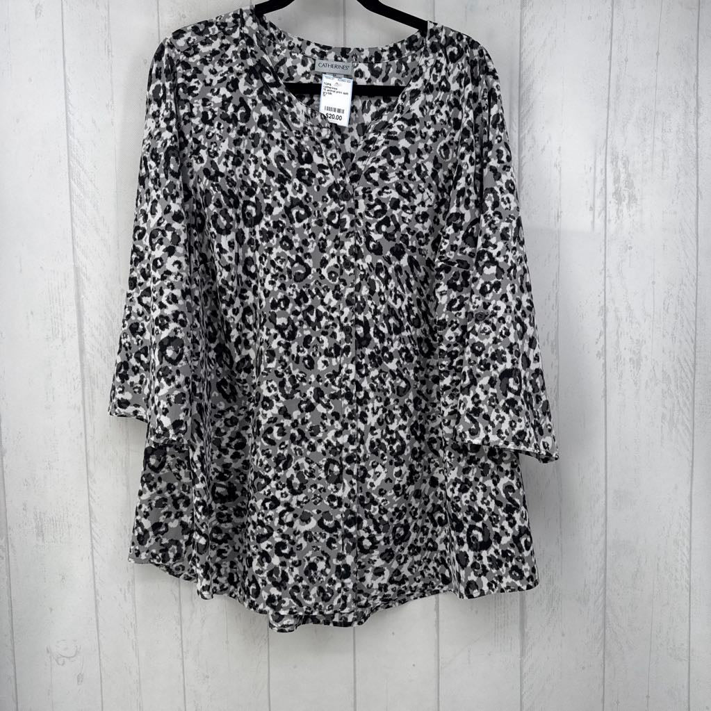 1X animal print split neck 3/4 slv top