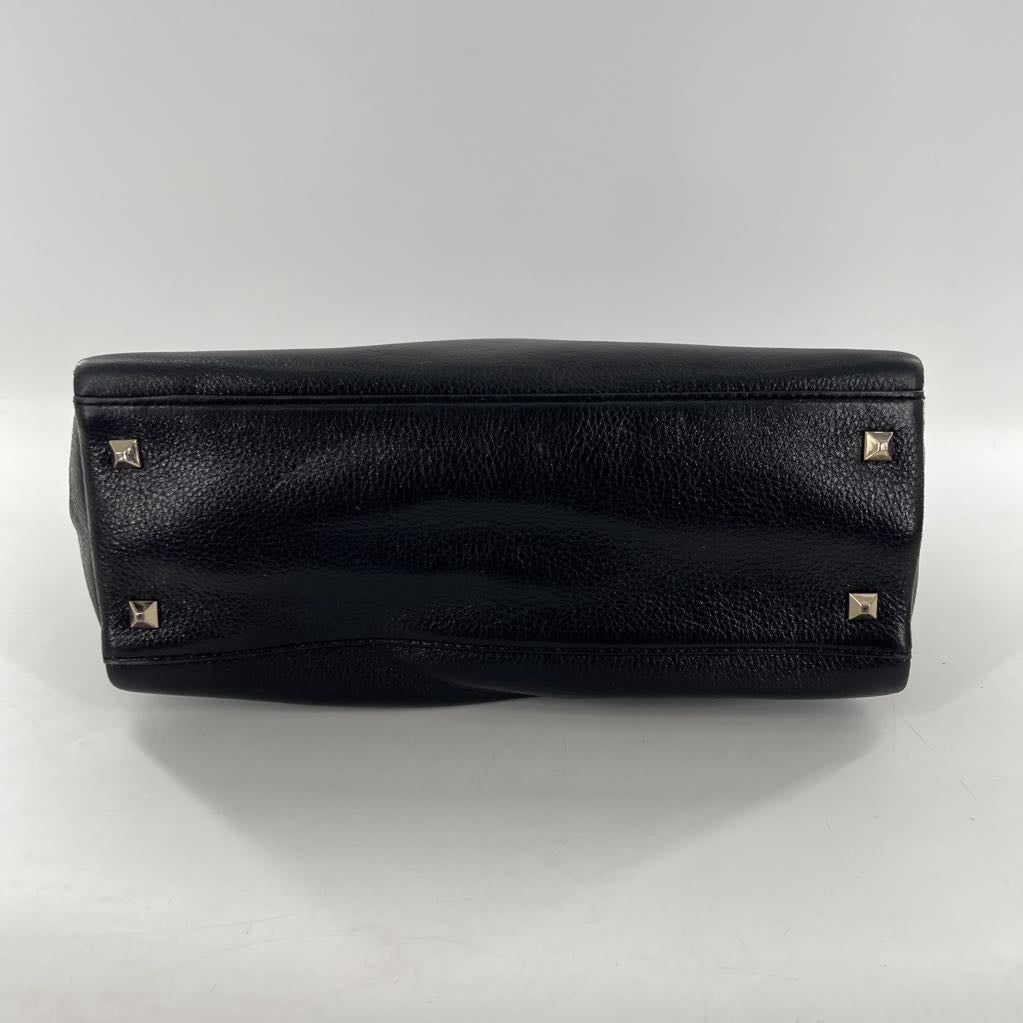 chain strap footed triple compartment tote
