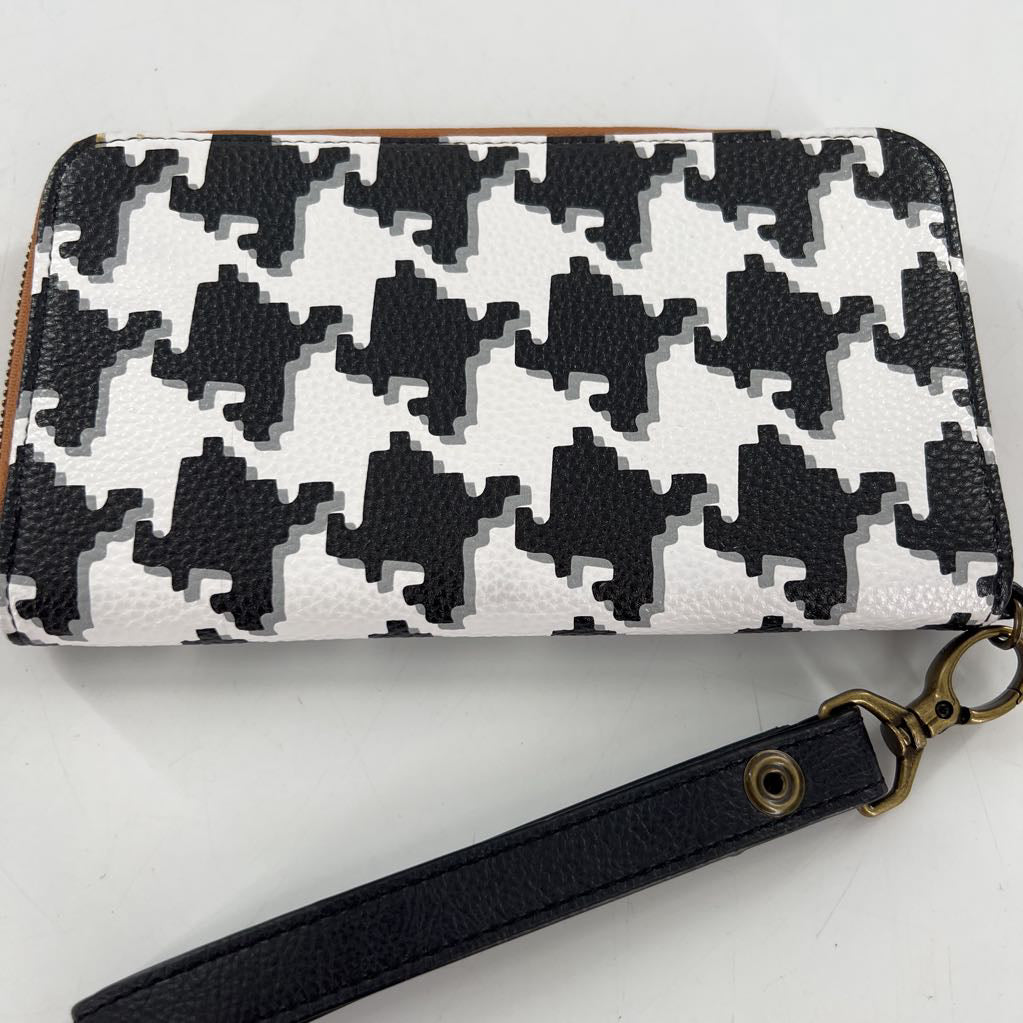 houndstooth print vegan leather wristlett