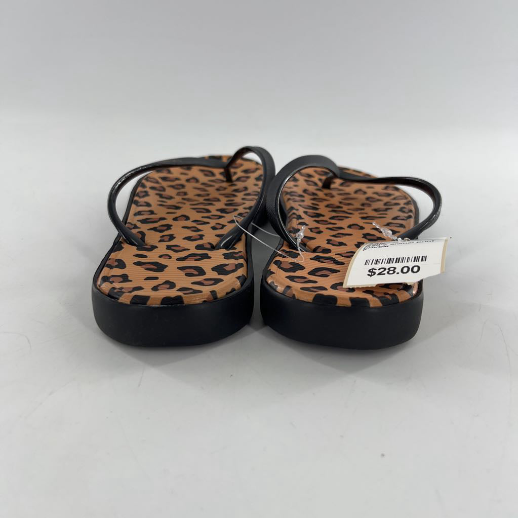 R50 7 animal print flip-flops