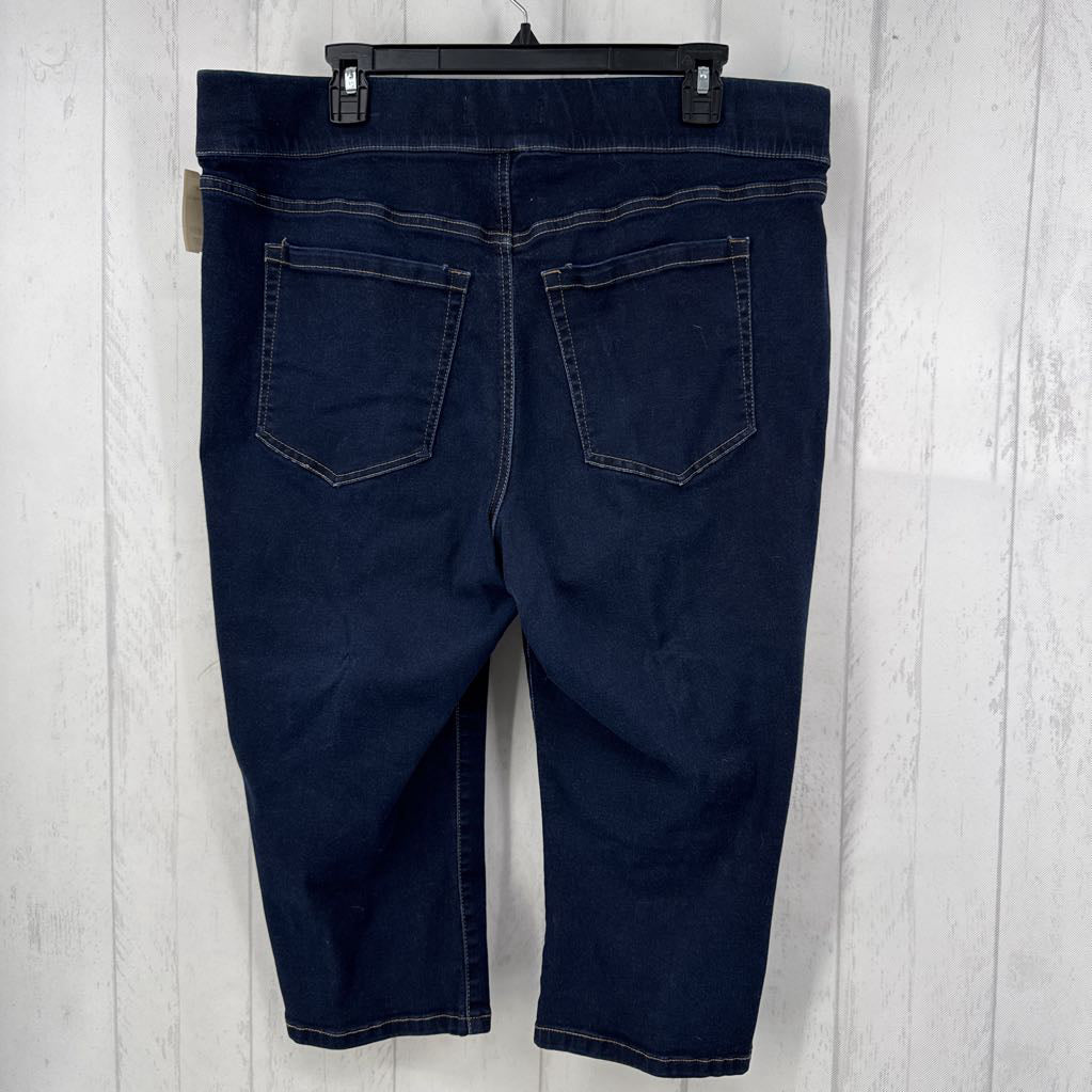 Dark Wash Pull-On Capris