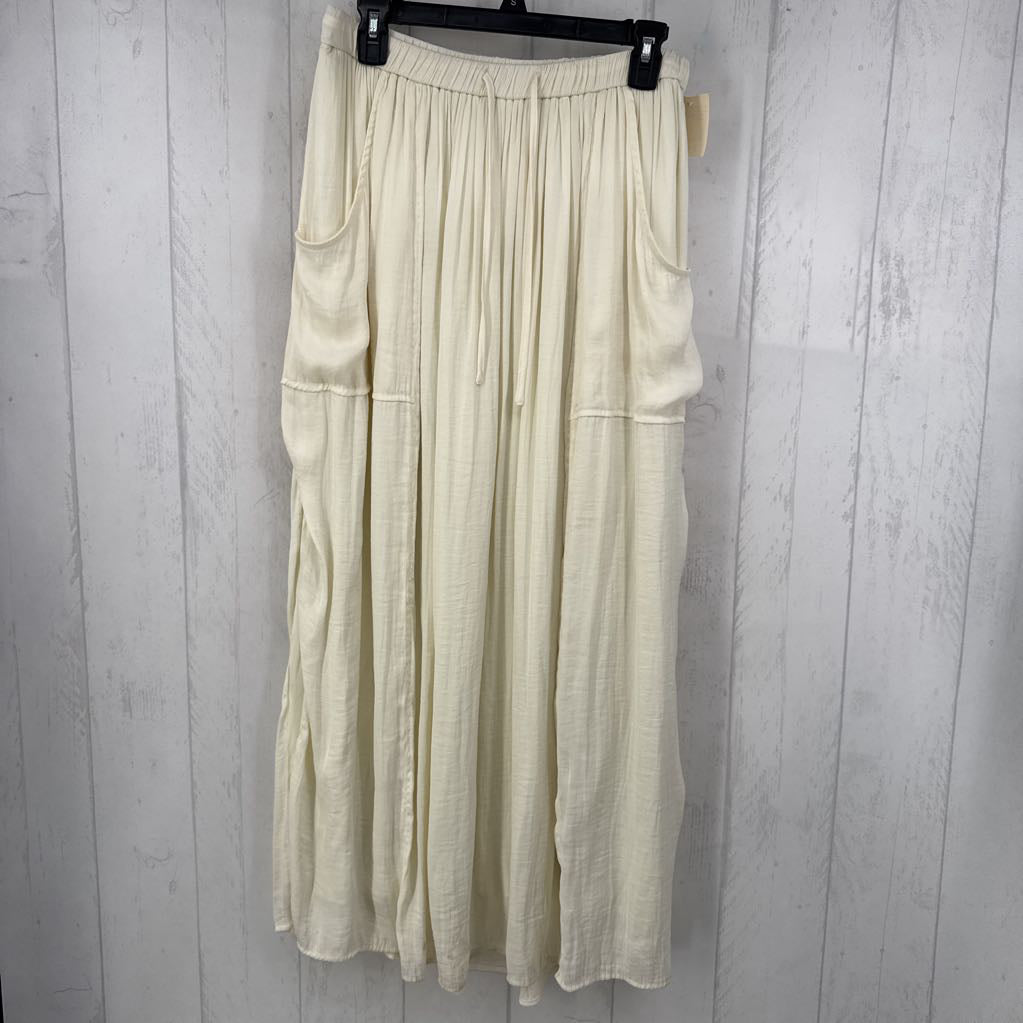 Elastic Waist Maxi Skirt w/ Pockets