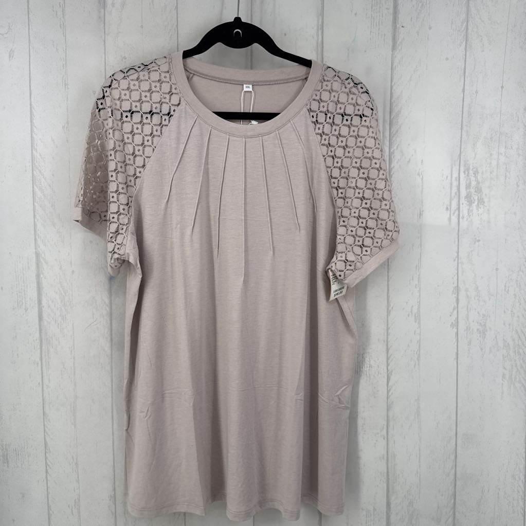 NWT Pleated Raglan s/s w/ lace shoulder detailing