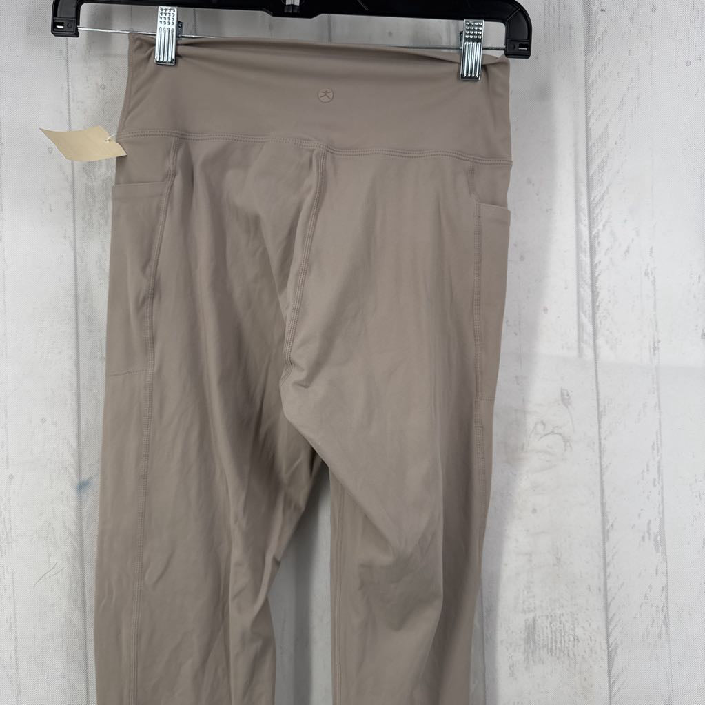 High-Rise Leggings w/ Side Pockets