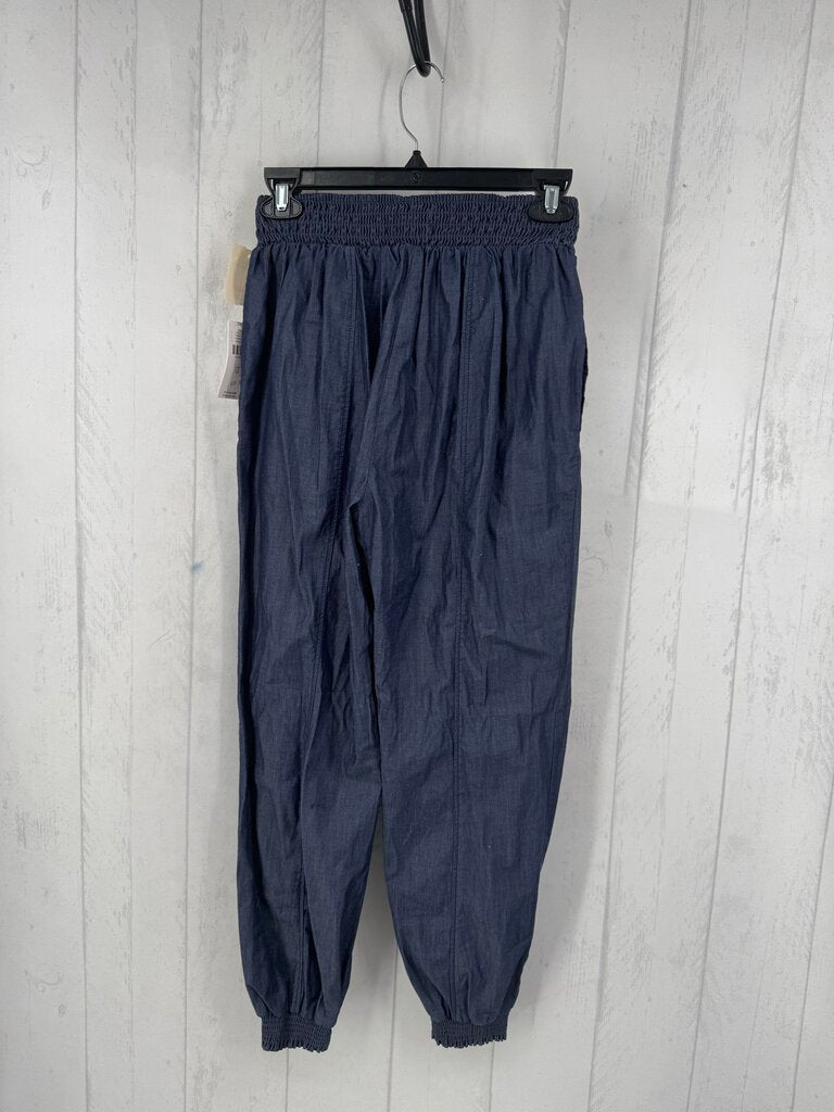 R60 XS chambray joggers
