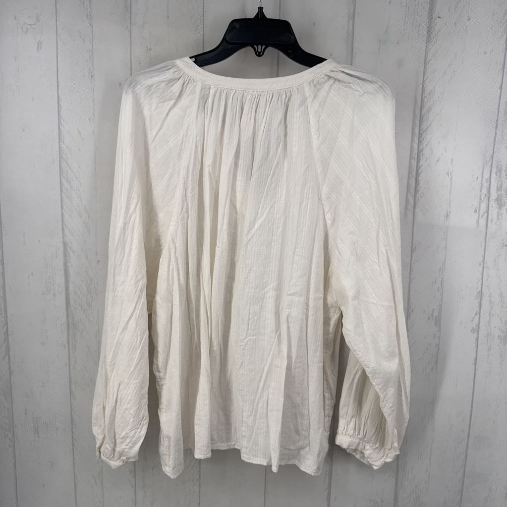 XL eyelet split neck l/s top