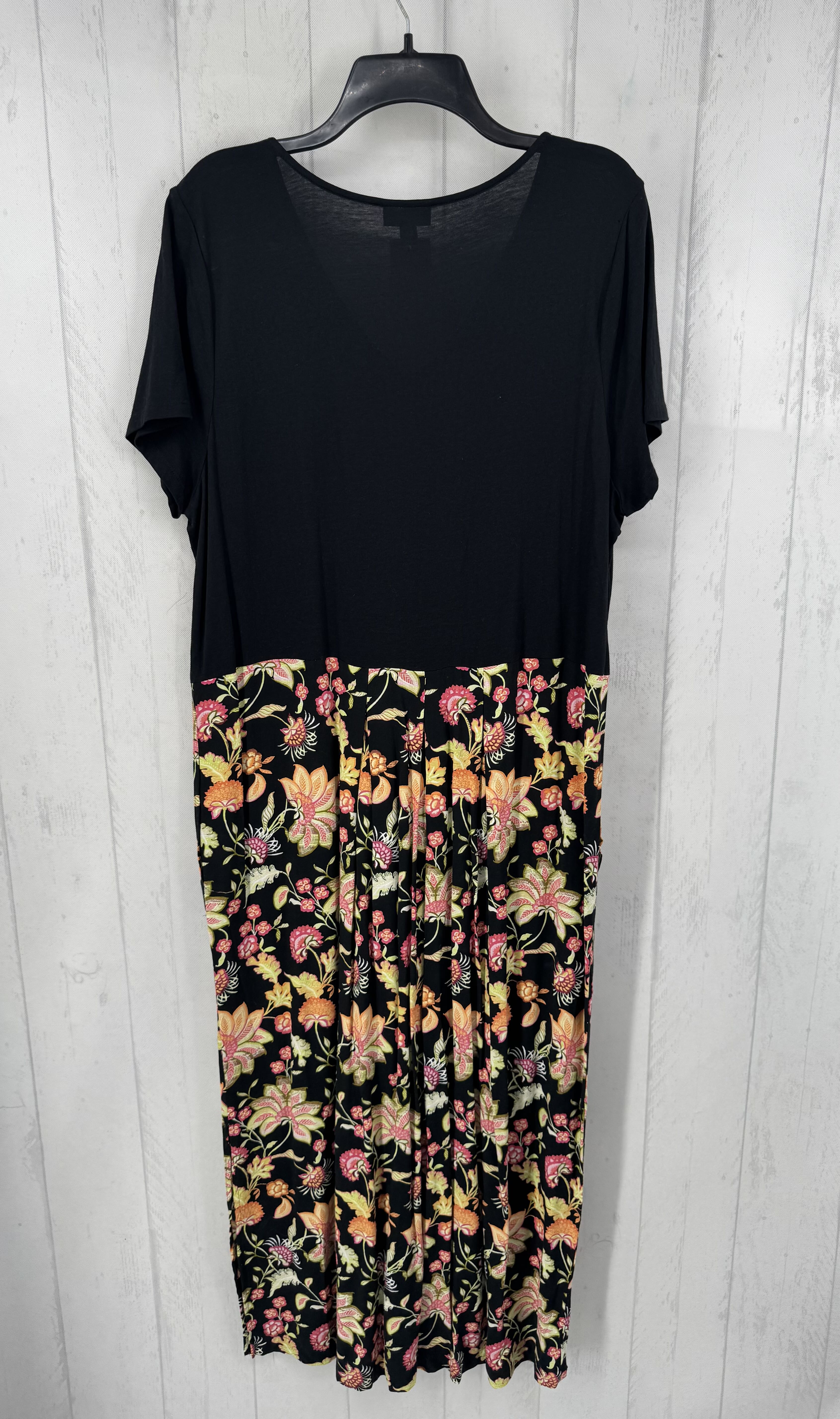 XL v-neck flo print bottom s/s dress