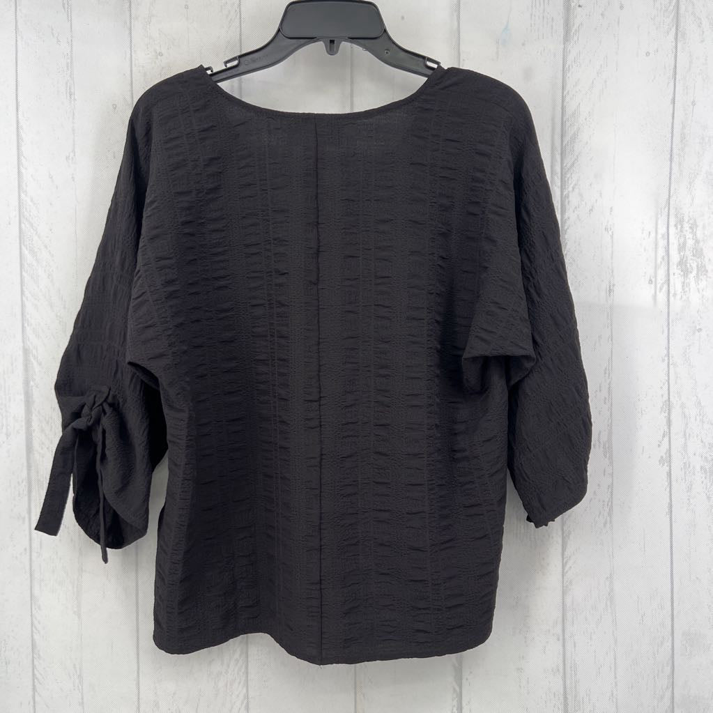 M textured v-neck3/4 slv top
