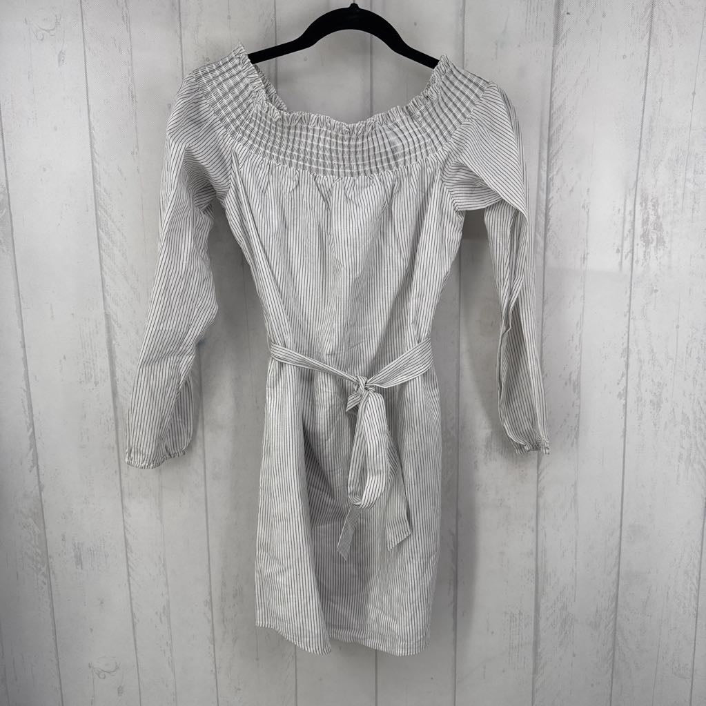 R70 S/P off shoulder pin stripe smocked dress
