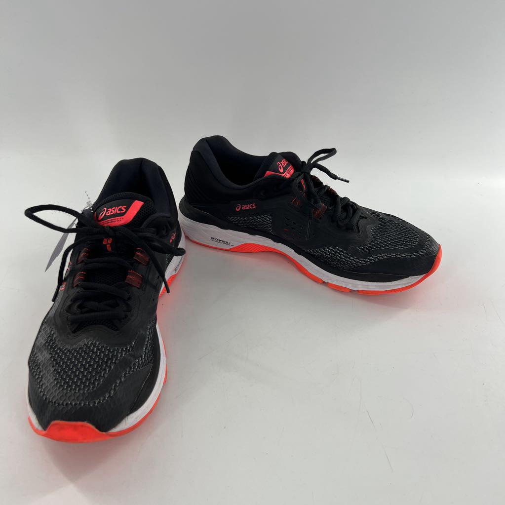 11 lace-up sneaker