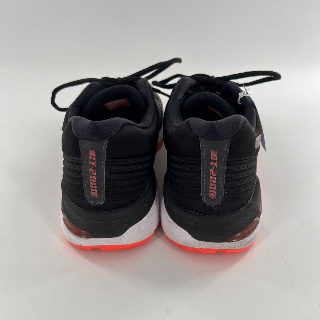 11 lace-up sneaker