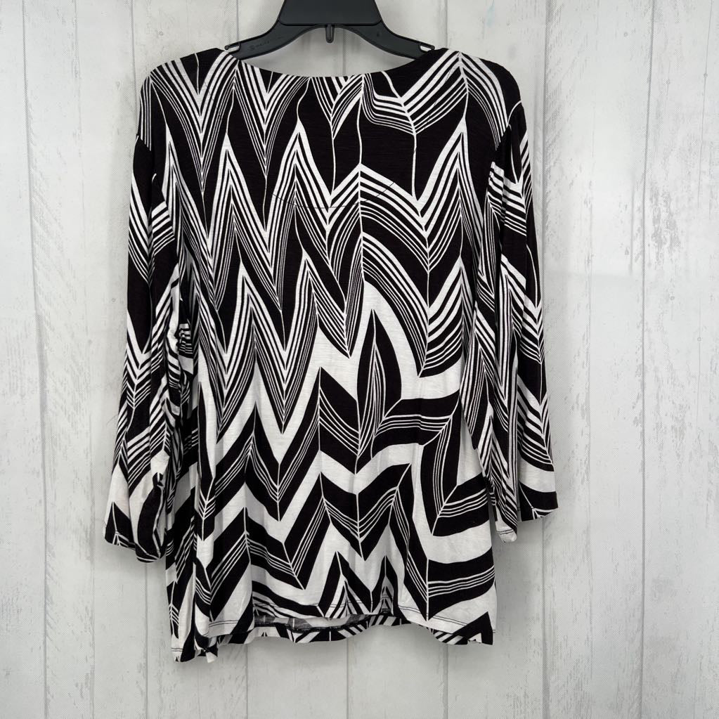 XL printed scoop neck 3/4 slv top