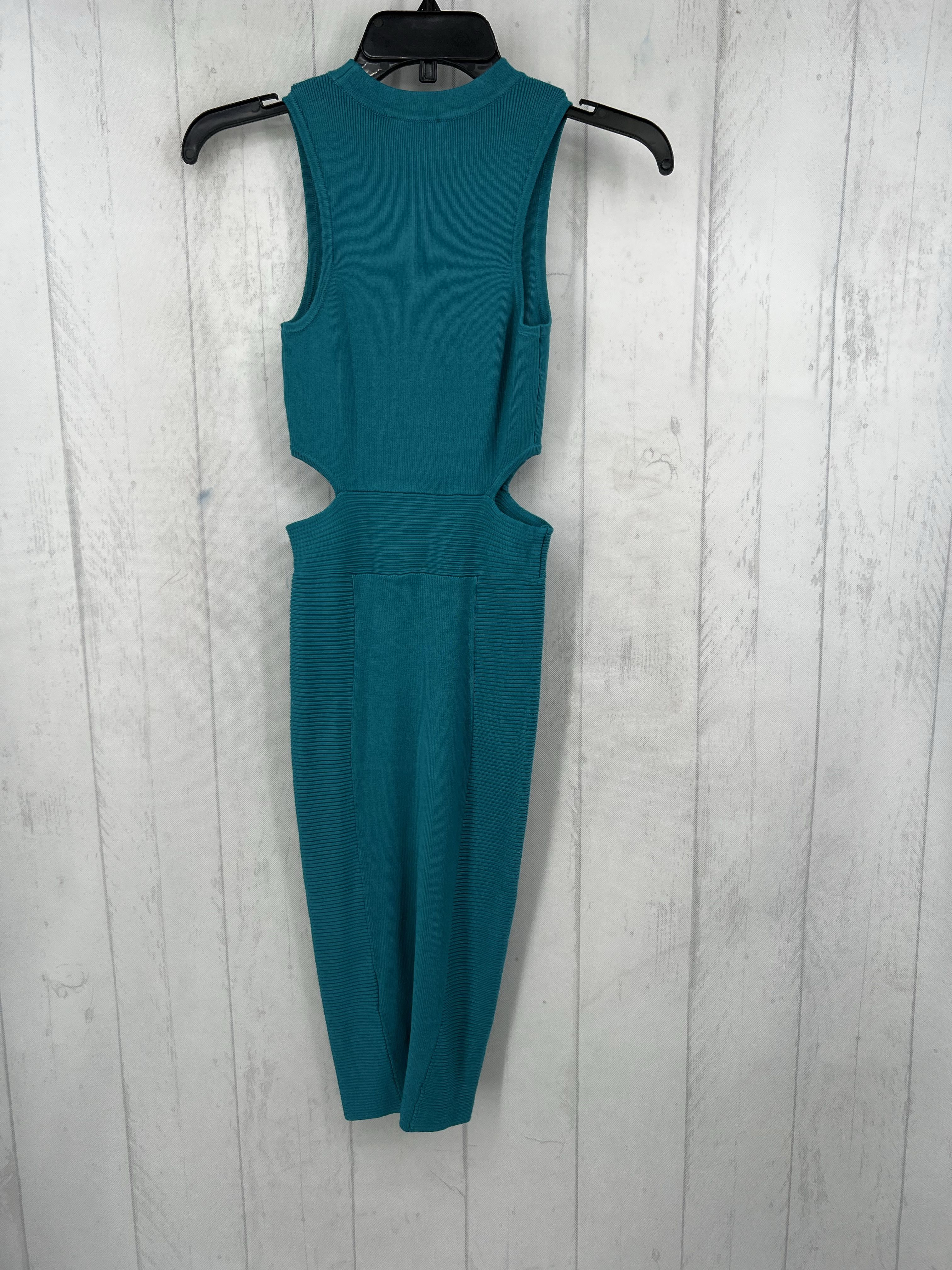 R98 XS cutout rib knit slvls dress