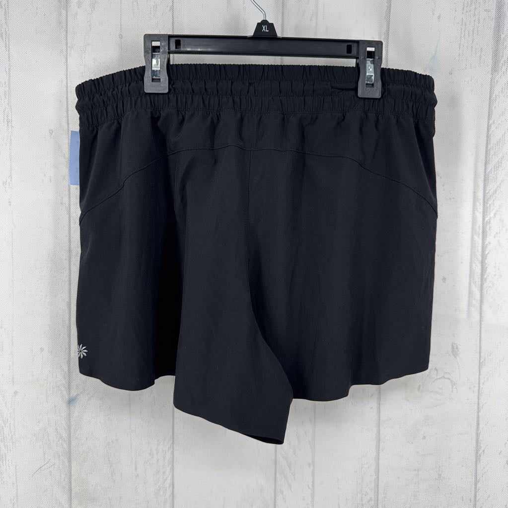 M pull-on shorts