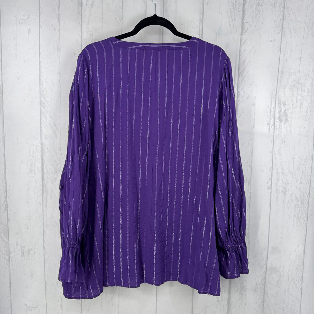 26 striped notch neck l/s top