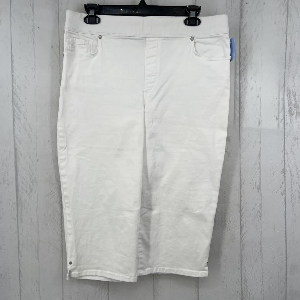 10 pull-on capris