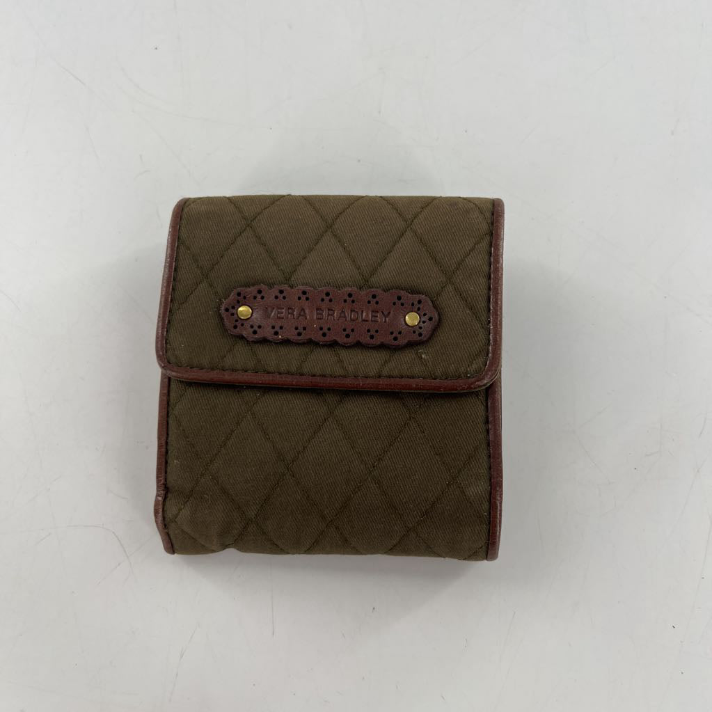 quilted bi-fold wallet