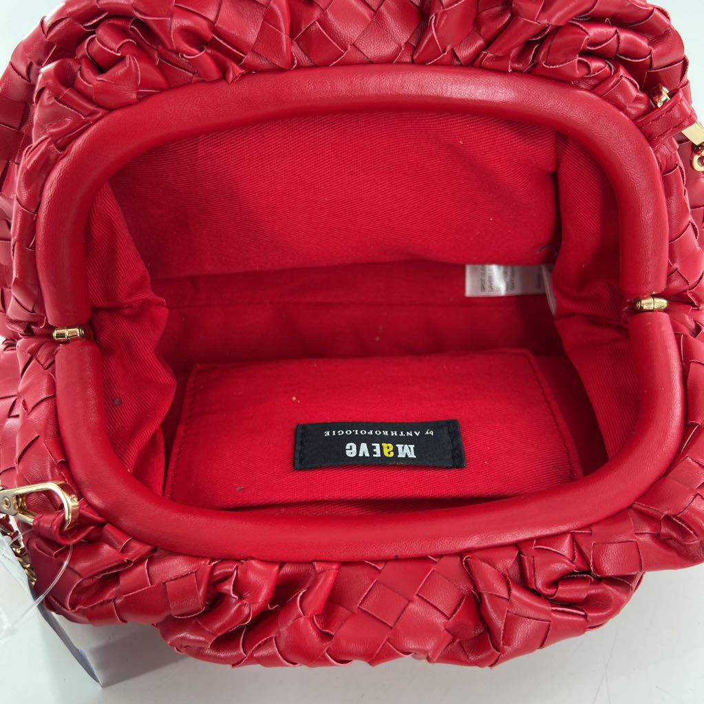 woven clutch w/ chain strap