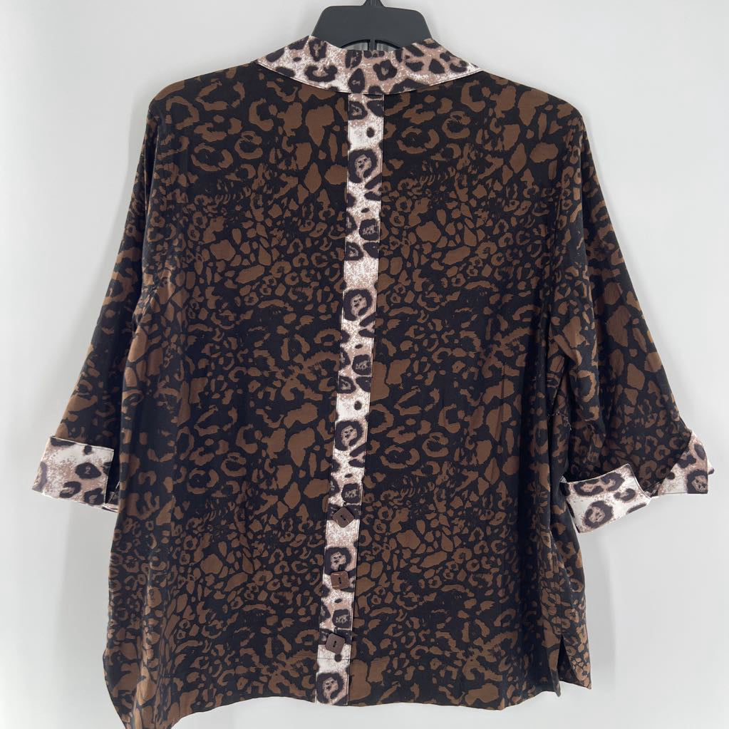XL animal print quarter button down cuffed slv top