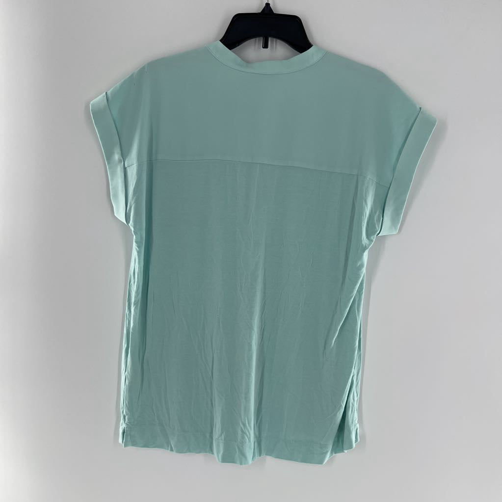 M cuff s/s v-neck pocket top