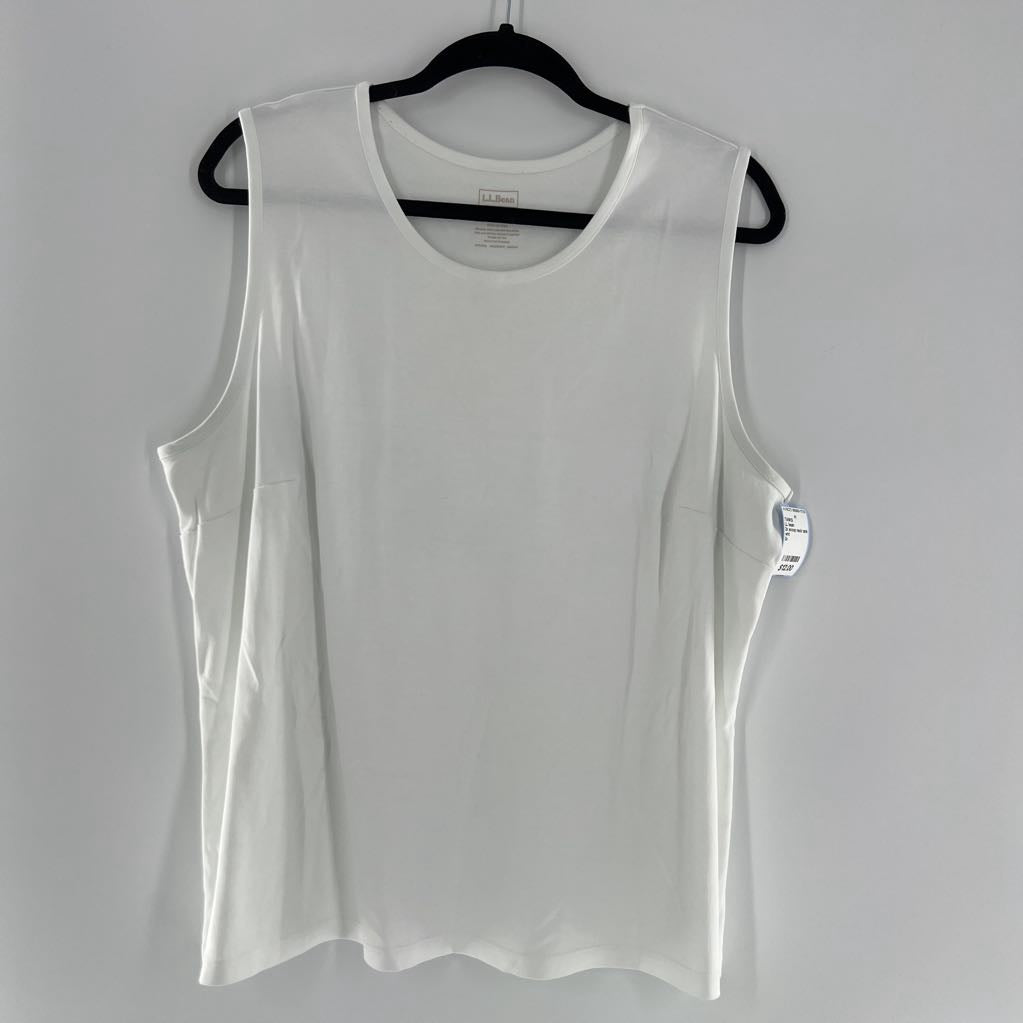 2x scoop neck tank